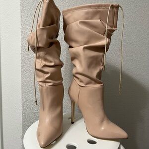 Elegant Tan Women's Boots